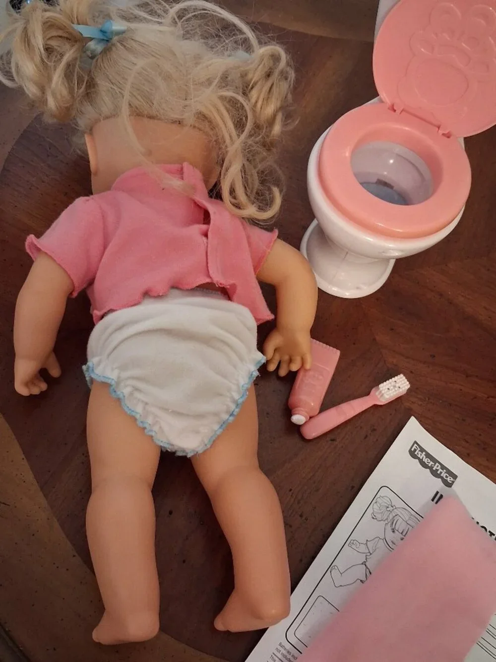 HTF 2008 Fisher Price Little Mommy “Gotta Go” Potty Doll & Bathroom Set Works